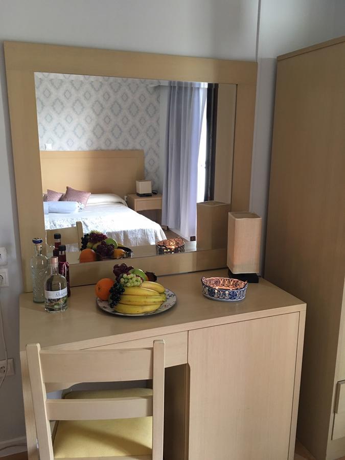 Aphrodite Hotel Syros Kini Екстериор снимка