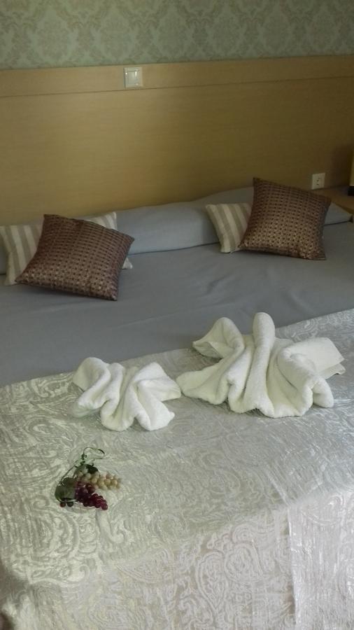 Aphrodite Hotel Syros Kini Екстериор снимка