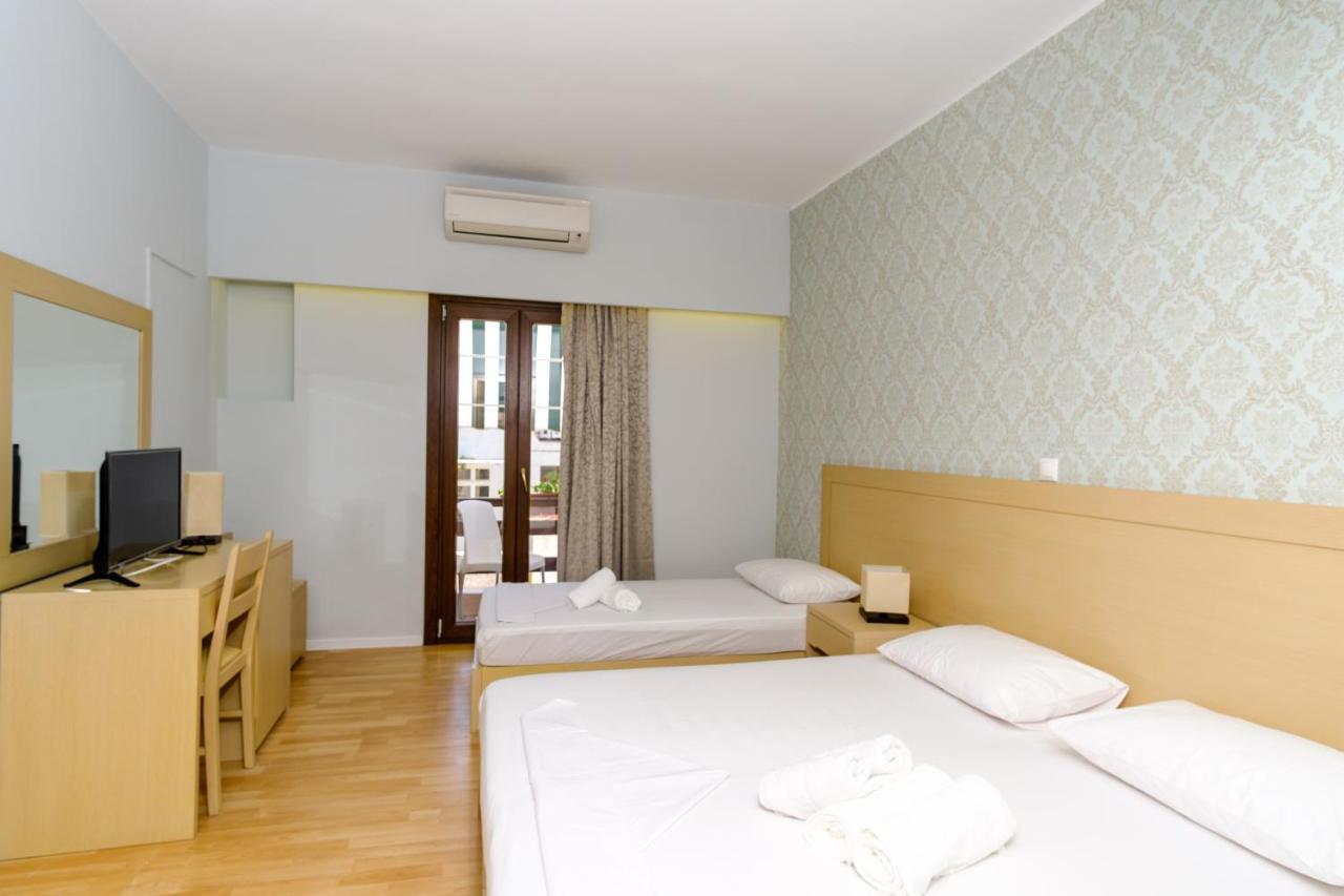 Aphrodite Hotel Syros Kini Екстериор снимка
